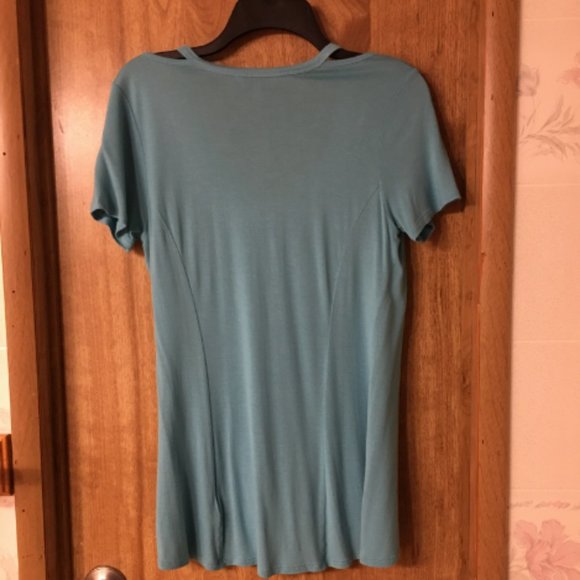 Juicy Couture V neck turquoise top - Picture 3 of 5